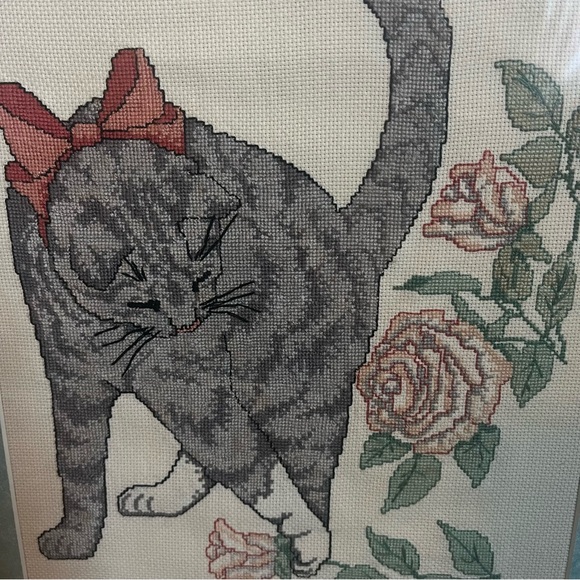 Vintage Framed Cat Needlepoint - Picture 2 of 4